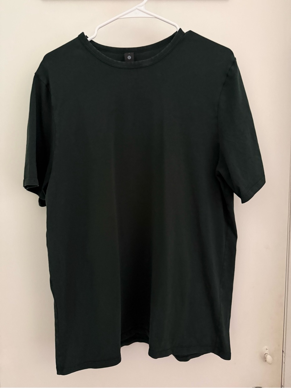 GUC Lululemon Men’s Organic Cotton Classic Tee in Rainforest Green, size L